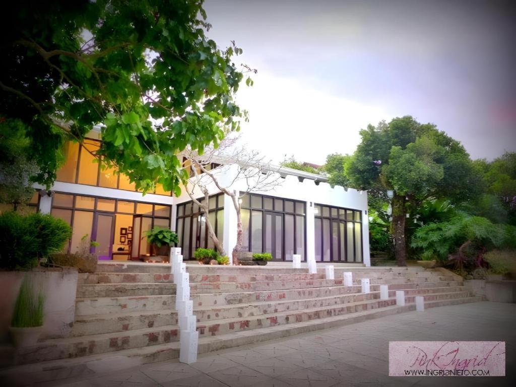 Hacienda Isabella Hotel Tagaytay City Exterior photo